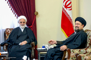 حاشیه های تجدید میثاق رئیس قوه قضائیه و مسئولان عالی قضایی با آرمان‌های حضرت امام خمینی (س)