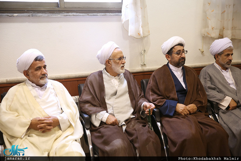 دیدار جمعی از روحانیون  با سید حسن خمینی 