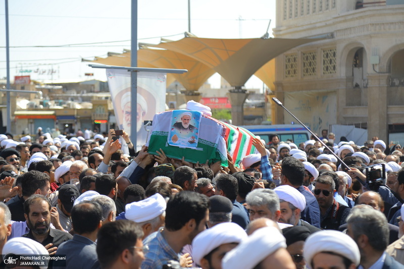 تشییع مرحوم آیت الله عباسعلی سلیمانی (ره) در حرم مظهر حضرت معصومه (س)