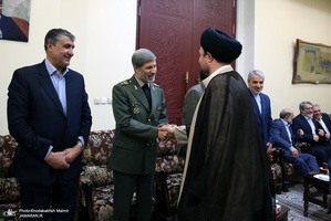 حاشیه های تجدید میثاق رییس جمهور و اعضای دولت با آرمان های امام خمینی(س)