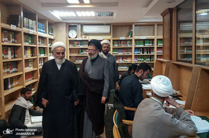 بازدید حجت الاسلام والمسلمین ناطق نوری از بیت امام خمینی(س) در نجف اشرف