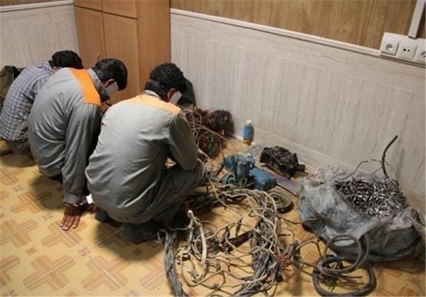 دزدان سیم های برق در شیراز دستگیر شدند
