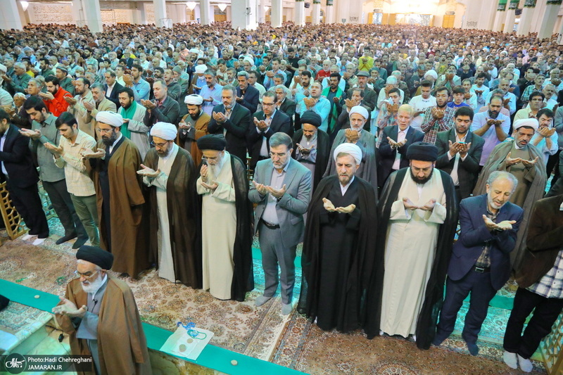 نماز عید سعید فطر در حرم مطهر حضرت معضومه (س)