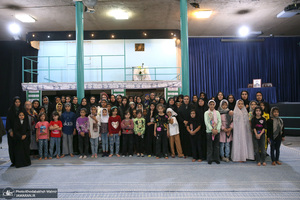 بازدید اقشار مختلف مردم از بیت امام خمینی (س) در جماران