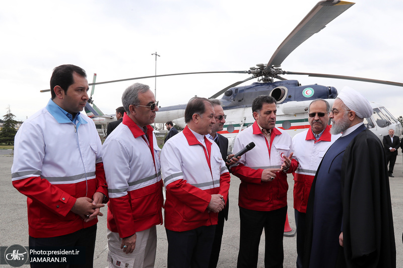 بازدید روحانی از ایستگاه سلامت اورژانس و پایگاه امداد و نجات جاده ای