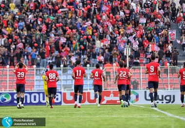 اولین حضور زنان قائمشهری در ورزشگاه