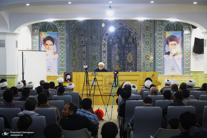 نشست «قرآن و عترت، محور اتحاد مسلمانان در اندیشه امام خمینی(س)» به زبان اردو