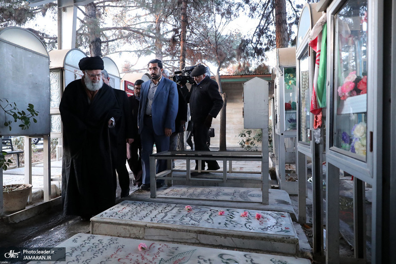 حضور رهبر معظم انقلاب در مرقد مطهر امام خمینی(س) و گلزار شهیدان