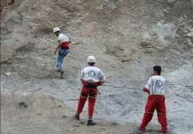 2 کوهنورد گرفتار شده در ارتفاعات عظیمیه کرج نجات یافتند