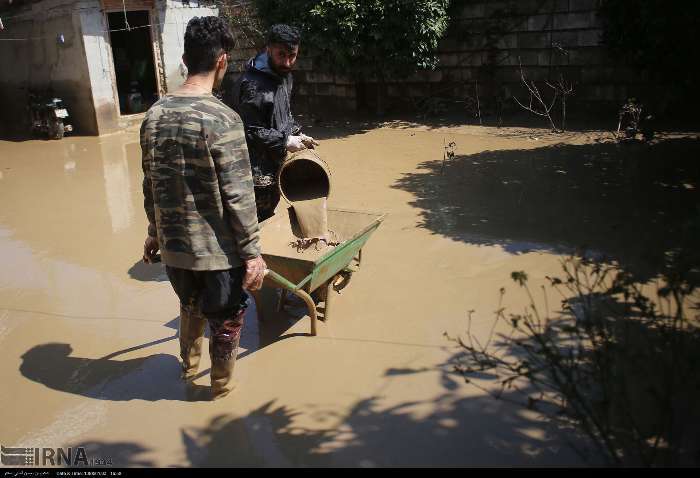 امداد رسانی به روستاهای سیل زده مازندران‎