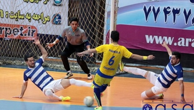 تیم فوتسال ارژن شیراز برابر شهرداری ساوه متوقف شد