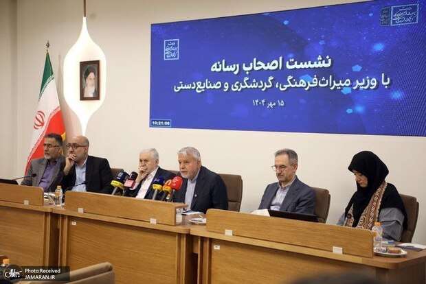 مولانا را به هیچ کشوری نبخشیده‌ایم؛ او میراث مشترک انسانیت است/ حافظه جهانی میدان رقابت نیست، عرصه هم‌افزایی فرهنگی ملت‌هاست/ فرش قرمز برای ایرانیان خارج از کشور پهن می‌کنیم