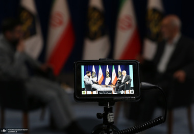 سردار علایی به دولت: شما نباید به همه پول بدهید/ کسری بودجه را می‌خواهید چکار کنید؟! بعضی هزینه‌ها را قطع کنید، خیلی‌ها هم ناراحت می‌شوند/ ماهی یک میلیارد دلار دارد از کشور خارج می‌شود/ عمان الان دارد پزشک‌های ما را می‌برد/ گردشگر ما نصف امارات هم نیست