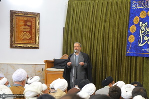 عمامه گذاری طلاب توسط مراجع اعظام تقلید در روز میلاد امام علی (ع)‎