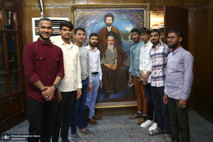 بازدید جمعی از طلاب خارجی جامعه المصطفی (ص) العالمیه از بیت امام خمینی (س) در جماران