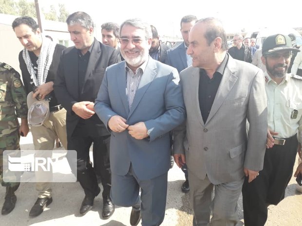 وزرای کشور و راه و شهرسازی از پایانه مرزی مهران بازدید کردند