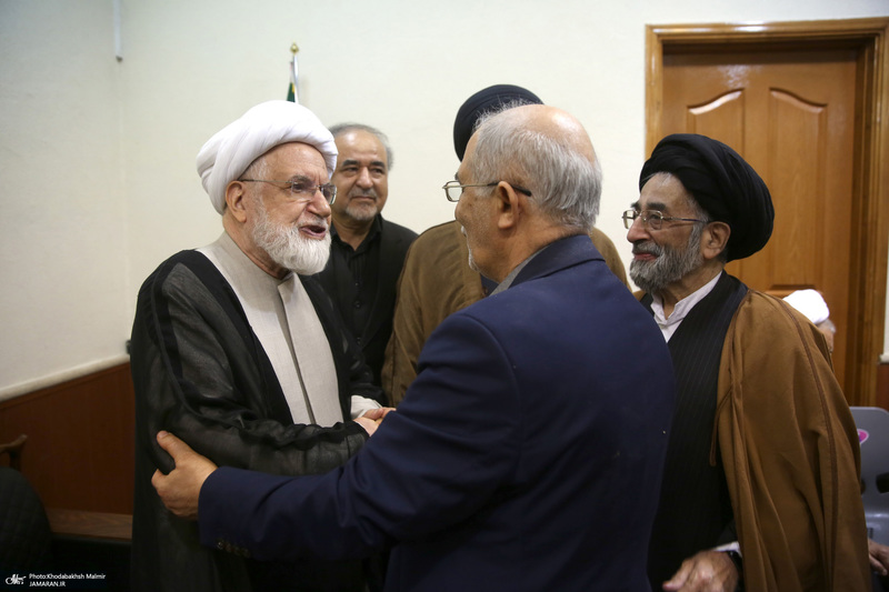 دیدار مهدی کروبی با سید حسن خمینی و جمعی از فعالان سیاسی