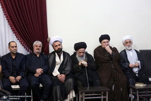 دیدار کارکنان حرم و موسسه تنظیم و نشر آثار امام خمینی(س) با سید حسن خمینی