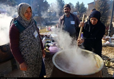 جشنواره آیین سمنوپزان درق خراسان شمالی آغاز شد