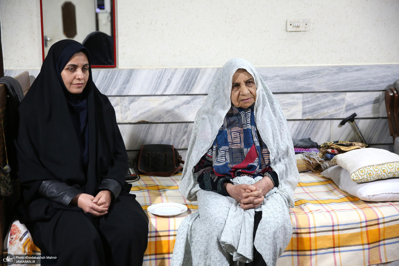 دیدار دست اندر کاران هفته فرهنگی بر استان آفتاب با خانواده شهداء