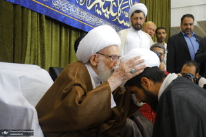 عمامه گذاری طلاب در روز میلاد پیامبر اکرم (ص) و امام صادق (ع) توسط مراجع تقلید