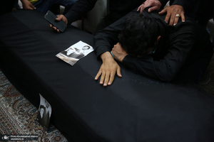 خاکسپاری پیکر حجت الاسلام و المسلمین سید محمود دعایی در حرم امام خمینی (س)