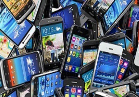 جریمه 1.5 میلیارد ریالی قاچاقچی گوشی موبایل در نایین