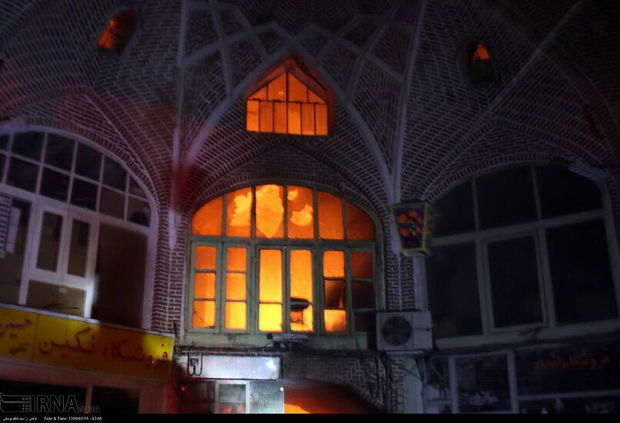انبار ۵۰۰ متری لوازم خانگی تهران در آتش سوخت