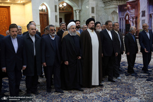 تجدید میثاق رییس جمهور و اعضای هیات دولت با آرمان های امام خمینی(س)