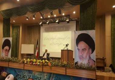 امام جمعه شهرکرد: آفت امروز نظام اسلامی بازی های سیاسی است