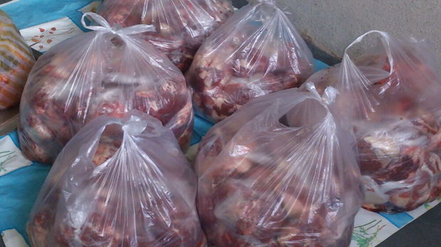 مشارکت بهزیستی قزوین در توزیع گوشت قربانی بین نیازمندان