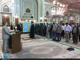 اقامه نماز شب عید سعید مبعث توسط حجت الاسلام والمسلمین سیدعلی خمینی در حرم امام راحل(س)‎