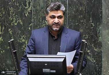اقدام عجیب دولت در فروش سوخت/ ارزان فروشی میعانات گازی به پالایشگاه‌های کوچک/ سخنگوی کمیسیون انرژی مجلس: برخی واحدها به قاچاق خوراک و سوخت مشغول شده‌اند!