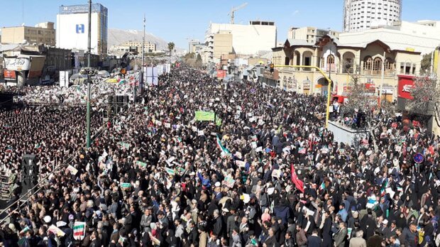 ٢٢ بهمن نمادی بصیرت انقلابی است