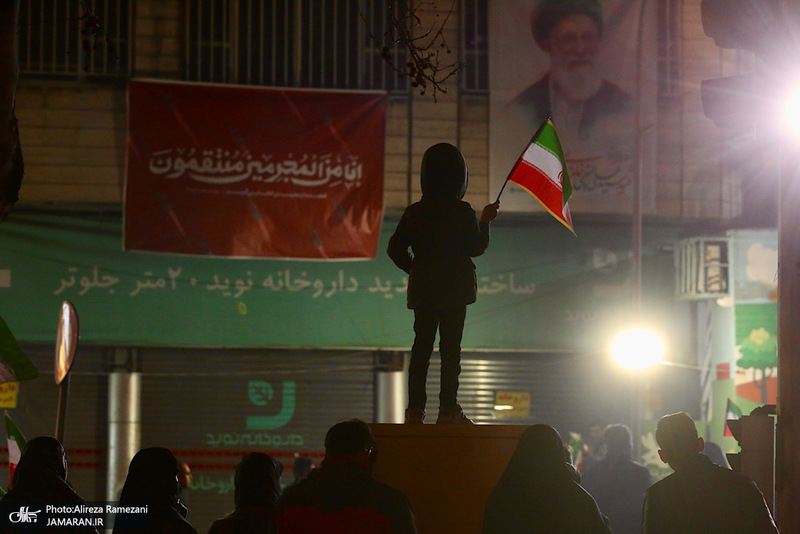 تجمع بزرگ مردمى نه به آتش بس در محله پيروزى تهران