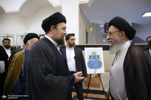 بازدید آیت الله نور مفید از نمایشگاه وکلای شرعی امام خمینی (س)