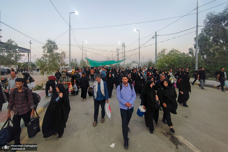 ورود زائران اربعین به کشور از مرز مهران