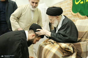 عمامه گذاری طلاب توسط مراجع عظام تقلید در روز میلاد امام علی (ع)‎