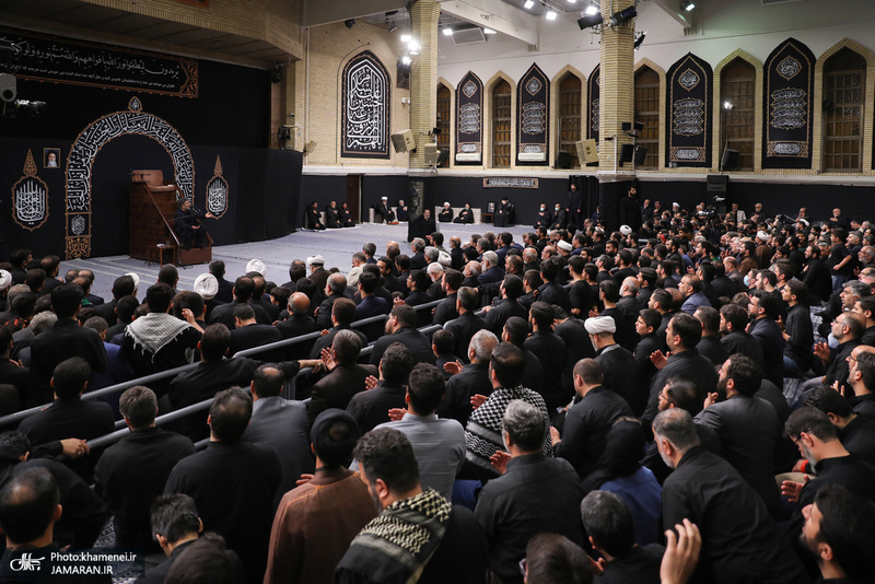 آخرین شب مراسم عزاداری حضرت اباعبدالله الحسین (ع) در حسینیه امام خمینی