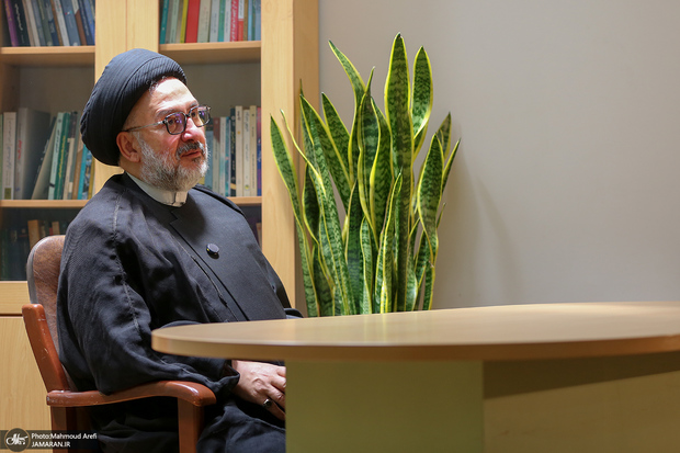  ابطحی: روحانیت سنتی با دکتر شریعتی مخالف بود
