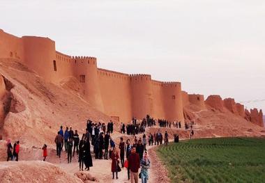 دروازه شهر تاریخی بلقیس اسفراین به روی گردشگران نوروزی گشوده شد