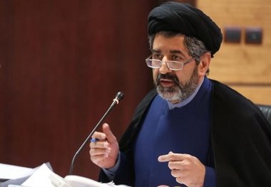 انتقاد معاون فرهنگی دانشجویی دانشگاه آزاد اسلامی از پر رنگ شدن مناسبت محوری در فعالیت‌های فرهنگی دانشگاه‌ها