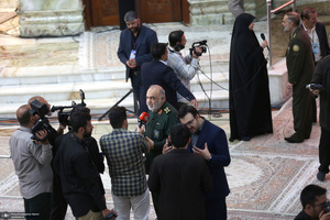 حضور شخصیت‌های سیاسی و مسئولان کشوری و لشکری در مراسم سالگرد ارتحال حضرت امام خمینی (س) -2