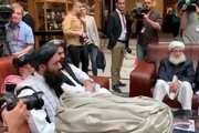 عکس/ نخستین حضور معاون سیاسی طالبان مقابل دوربین های خبری