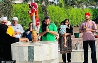 مراسم برافراشتن پرچم عزا به مناسبت آغاز محرم توسط هندوها در پنجاب، هند. (8)