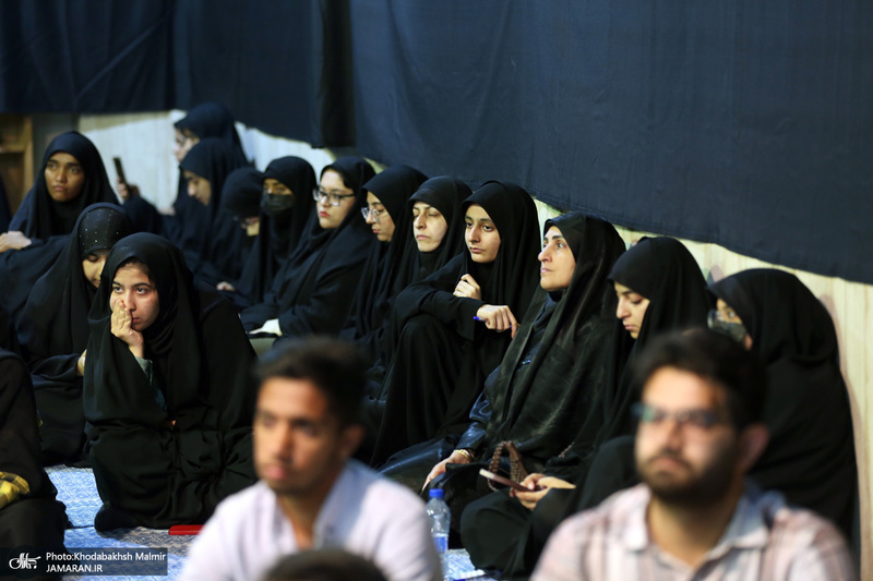 بازدید جمعی از دانشجویان فعال فرهنگی سیاسی و اجتماعی دانشگاه های استان هرمزگان از بیت امام خمینی (س)در جماران