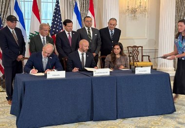 دولت لبنان و رژیم اسرائیل یک توافق چارچوبی امضا کردند + عکس