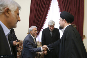 دیدار رییس و جمعی از معاونان و کارکنان ستاد اجرایی فرمان حضرت امام با سید حسن خمینی