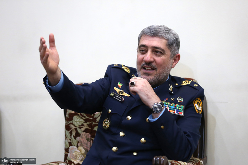 دیدار فرمانده نیری هوایی ارتش( امیر بهمن بهمرد )و جمعی از فرماندهان با سید حسن خمینی