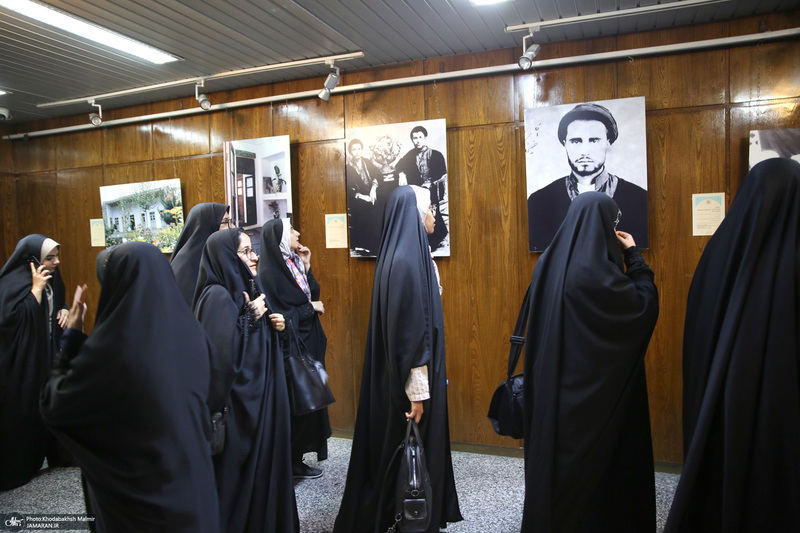 بازدید جمعی از دانشجویان دانشگاه فرهنگیان اراک از بیت امام خمینی (س) در جماران